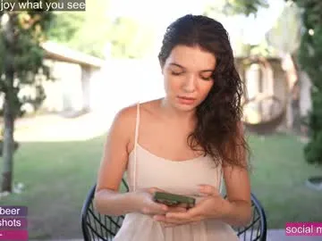 Daphne_Beaumont – webcam model profile photo Image 2