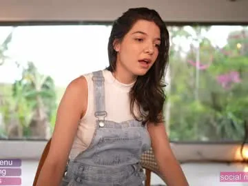 Daphne_Beaumont – webcam model profile photo Image 3