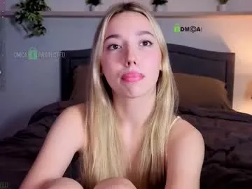 MiraLocks – webcam model profile photo Image 7