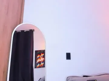 CamilaSantaMariaa – webcam model profile photo Image 3