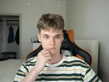 mrgreeneyes01 – webcam model profile photo Image 2