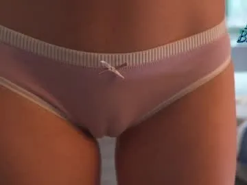 SkyLumen – webcam model profile photo Image 12