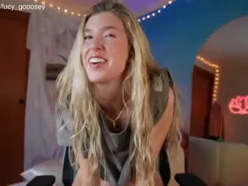 Naty_Santos – webcam model profile photo Image 5