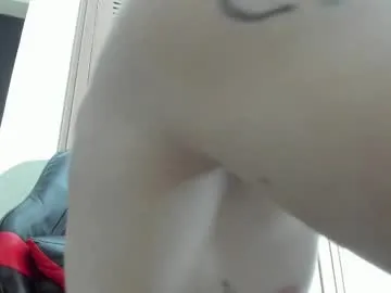 LauraFord – webcam model profile photo Image 10