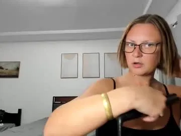 CassieGil – webcam model profile photo Image 2