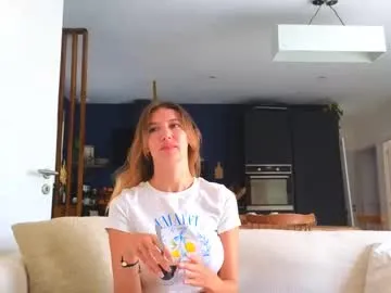 AbrilSilva – webcam model profile photo Image 6