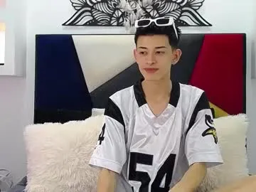 louisdoux – webcam model profile photo Image 5