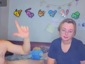 TeenieMarie – webcam model profile photo Image 2