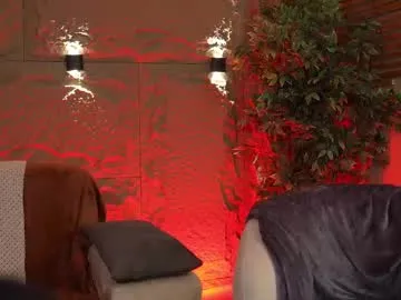 PaulinaSwift – webcam model profile photo Image 3