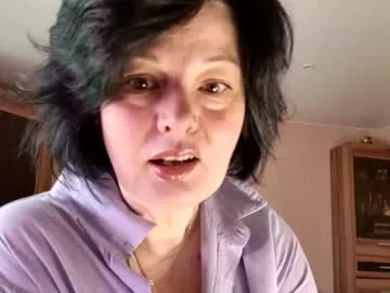 CassieGil – webcam model profile photo Image 3