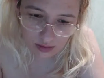 AmyBelmontt – webcam model profile photo Image 11