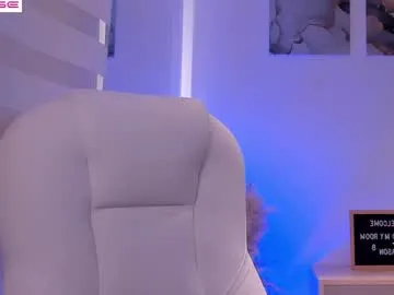 PaulinaSwift – webcam model profile photo Image 7