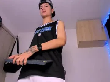 DominantAlex18 – webcam model profile photo Image 15