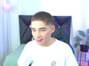 AmyBelmontt – webcam model profile photo Image 3