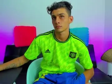 Perfektra – webcam model profile photo Image 14