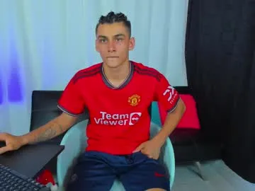 Perfektra – webcam model profile photo Image 8