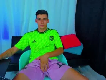 Perfektra – webcam model profile photo Image 9