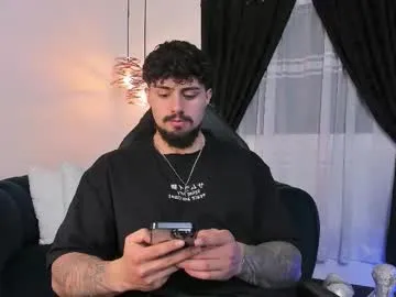 AuryPineda – webcam model profile photo Image 13