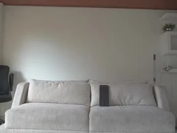 EmiRoseth – webcam model profile photo Image 11