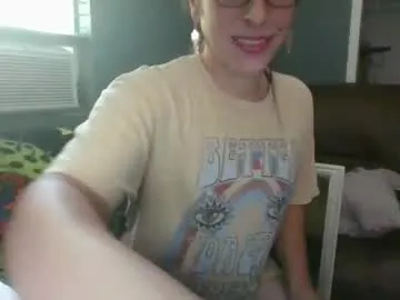 Lololevy – webcam model profile photo Image 12