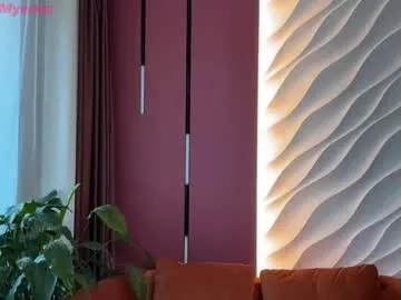 GianaBravo – webcam model profile photo Image 15