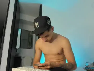 apollobest77 – webcam model profile photo Image 6