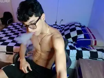 space_boys18 – webcam model profile photo Image 17