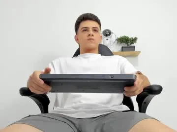 brokehungcollegeguy – webcam model profile photo Image 4