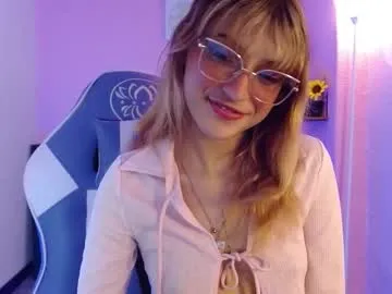 AmyBelmontt – webcam model profile photo Image 13