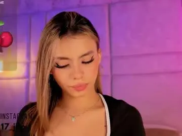 SkyLumen – webcam model profile photo Image 7