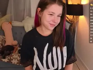 CassieGil – webcam model profile photo Image 8