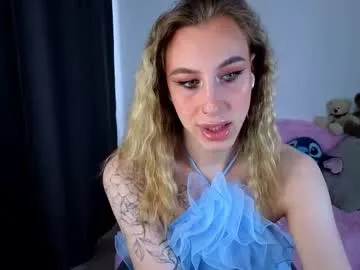 AmelieWilliams – webcam model profile photo Image 13