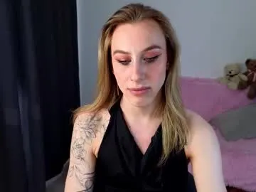 AmelieWilliams – webcam model profile photo Image 14