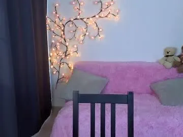 AmelieWilliams – webcam model profile photo Image 6