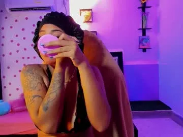 AmyBelmontt – webcam model profile photo Image 12