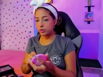 AmyBelmontt – webcam model profile photo Image 13