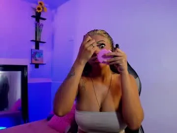 AmyBelmontt – webcam model profile photo Image 6