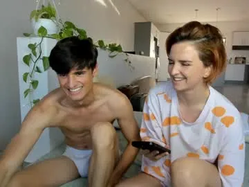 MiraLocks – webcam model profile photo Image 2