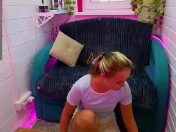 AmyBelmontt – webcam model profile photo Image 14