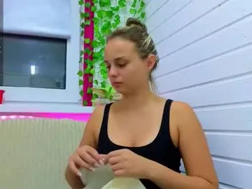 AmyBelmontt – webcam model profile photo Image 16