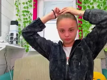 AmyBelmontt – webcam model profile photo Image 18