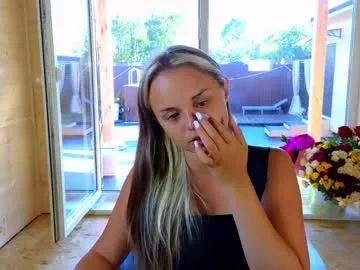 AmyBelmontt – webcam model profile photo Image 4