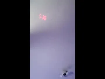 YaraDavis – webcam model profile photo Image 4