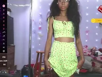 CassieGil – webcam model profile photo Image 3