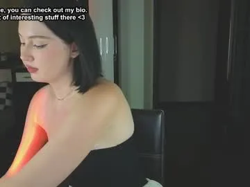 AmyBelmontt – webcam model profile photo Image 6