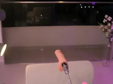 queen_sophie_m – webcam model profile photo Image 13