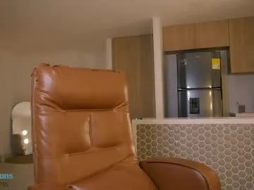 queen_sophie_m – webcam model profile photo Image 14