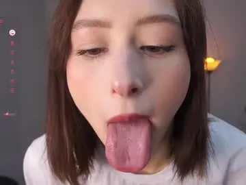 GlamNova – webcam model profile photo Image 3