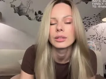 Queenofblowjob – webcam model profile photo Image 6