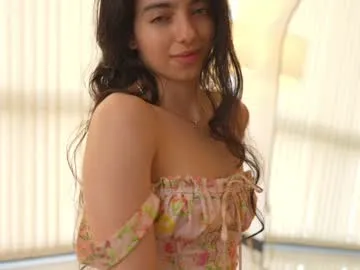 Alikams – webcam model profile photo Image 2